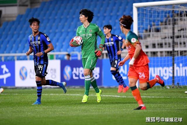 西卡25分布伦森31分 步行者克尼克斯3-3进抢七